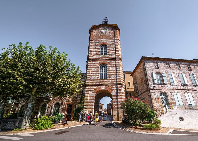 Tour de l'Horloge d'Auvillar en brique et pierre